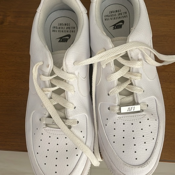 Nike SAGE WMS SZ 9 - Picture 4 of 4